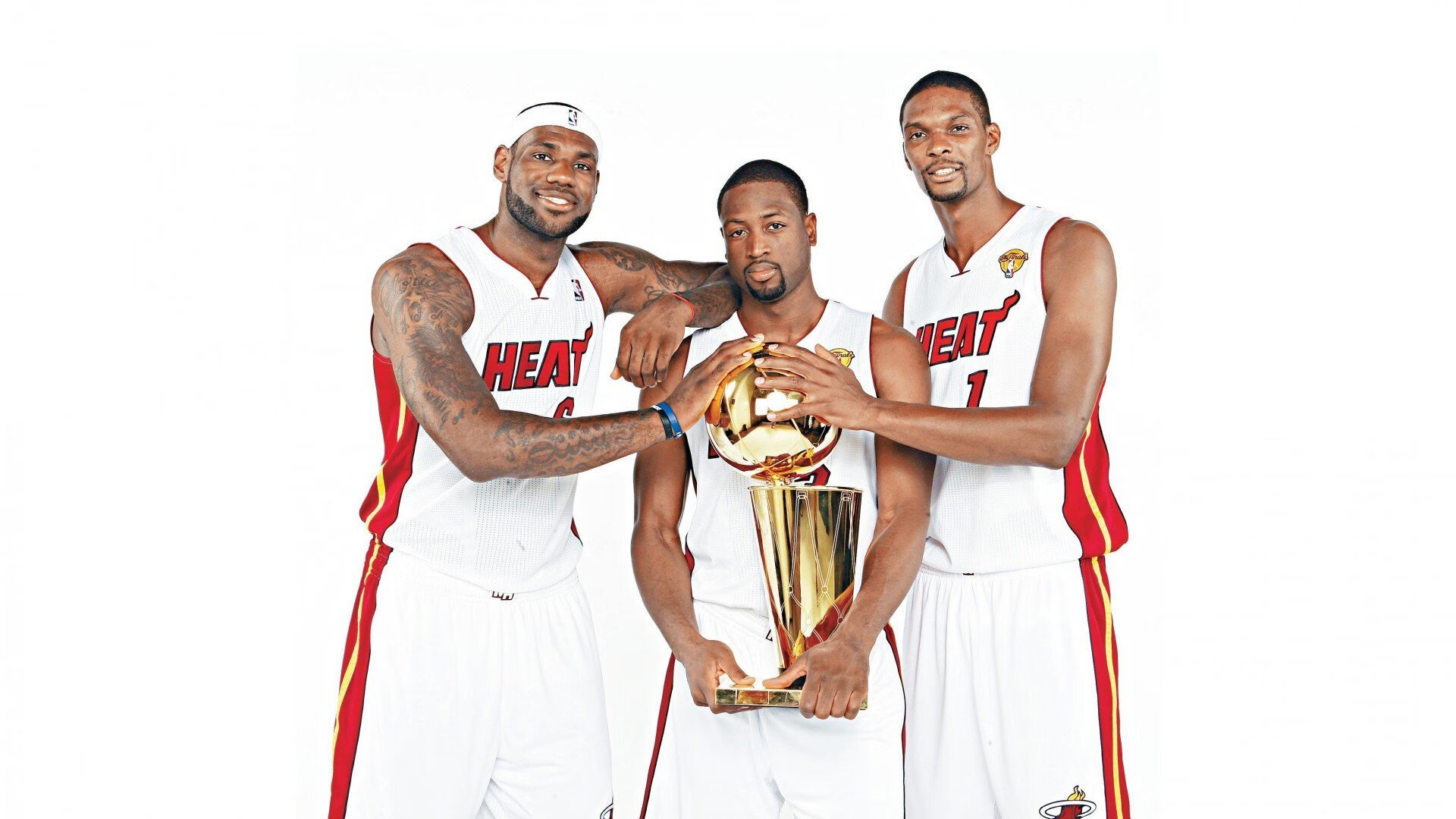 NBA总决赛之夜，恩比德发挥堪称完美，41分16板7帽，费城等了40年的神终于降临